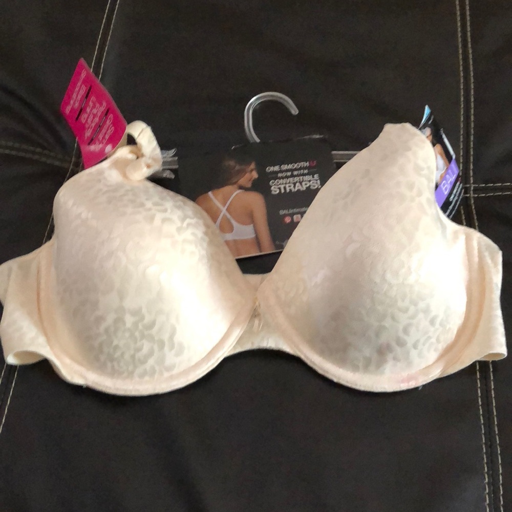 NWT ✨Bali Bra 40C